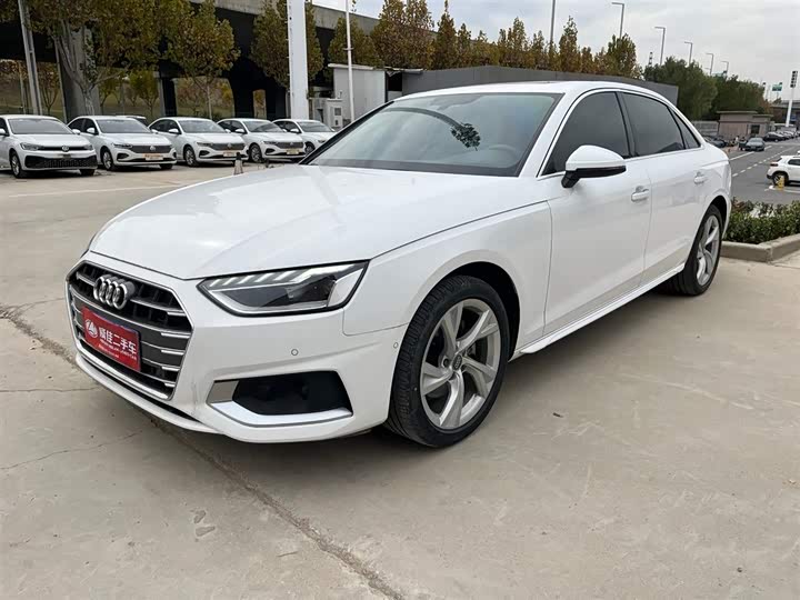 Фото 1 - Audi A4L