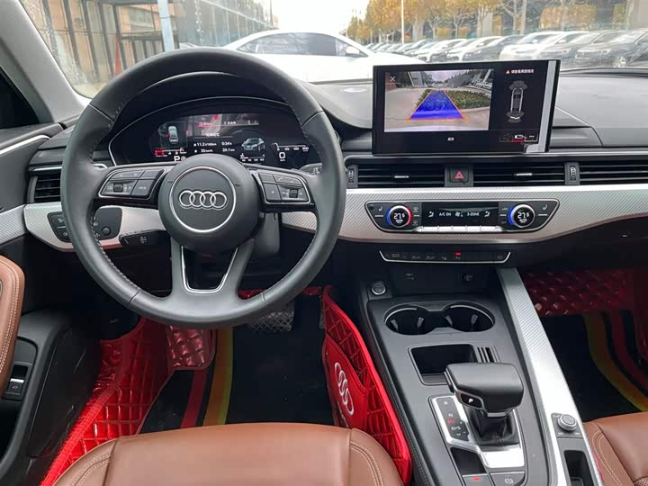 Фото 11 - Audi A4L