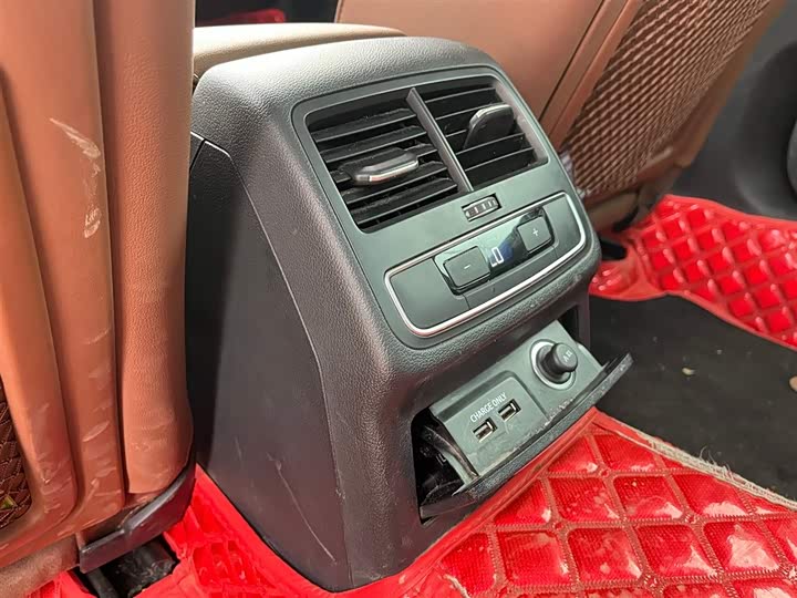 Фото 15 - Audi A4L