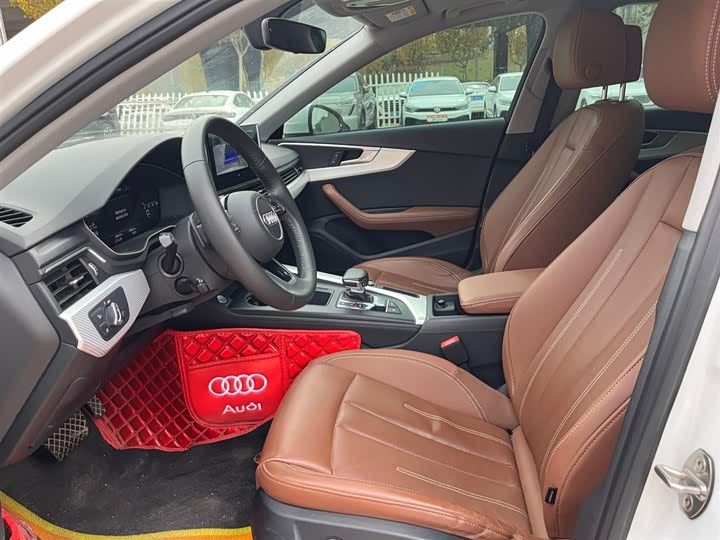 Фото 6 - Audi A4L