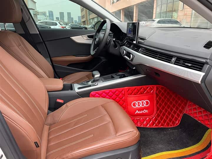 Фото 8 - Audi A4L