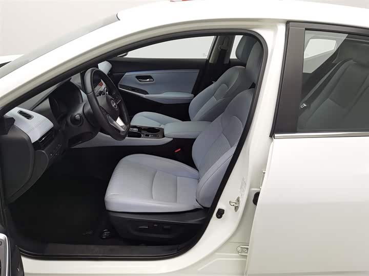 Фото 10 - Nissan Sylphy