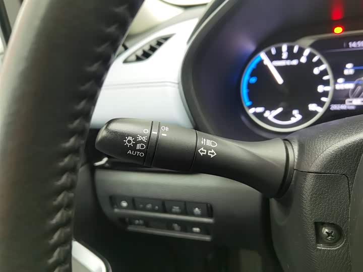 Фото 21 - Nissan Sylphy