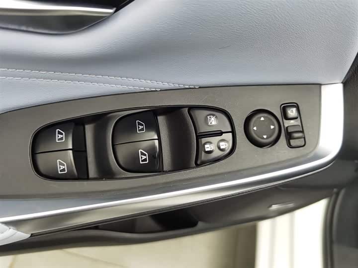 Фото 9 - Nissan Sylphy