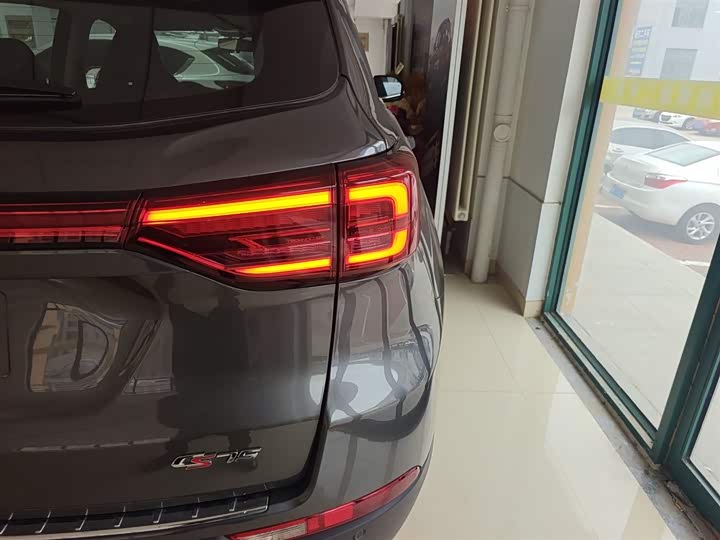 Фото 8 - Changan CS75