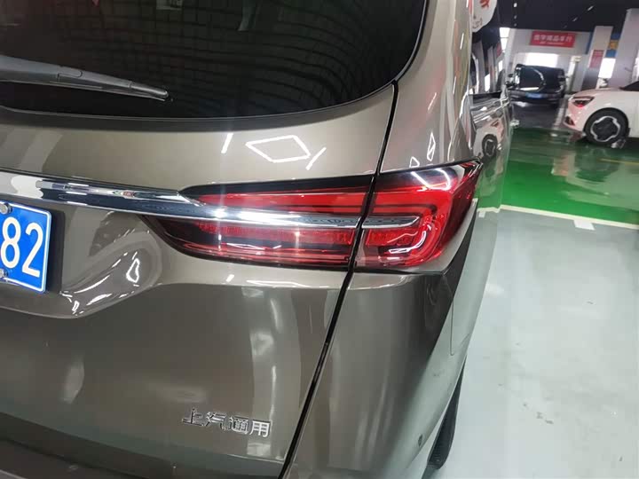 Фото 8 - Buick GL8 ES