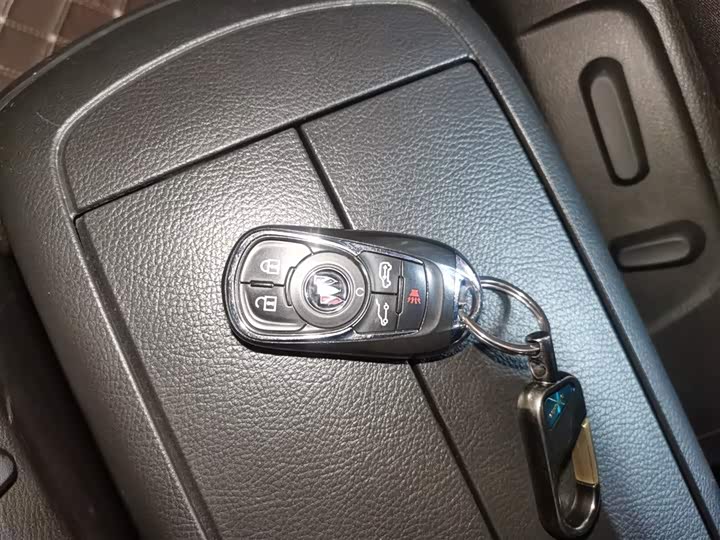 Фото 9 - Buick GL8 ES