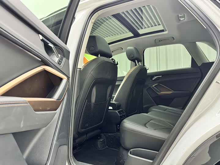 Фото 6 - Audi Q3