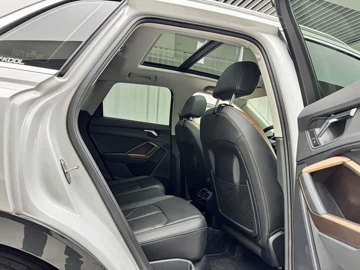 Фото 7 - Audi Q3