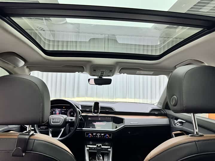 Фото 9 - Audi Q3