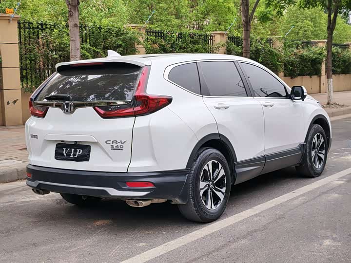 Фото 10 - Honda CR-V
