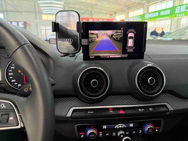 Фото 12 - Audi Q2L