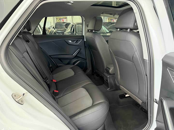 Фото 16 - Audi Q2L