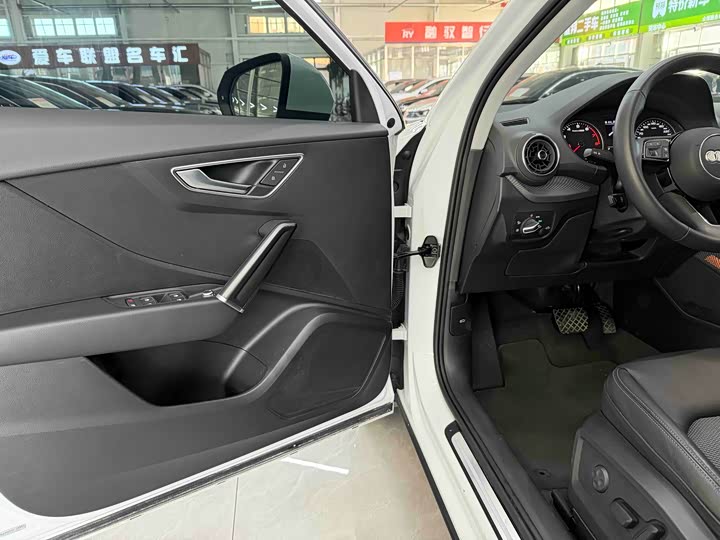 Фото 9 - Audi Q2L