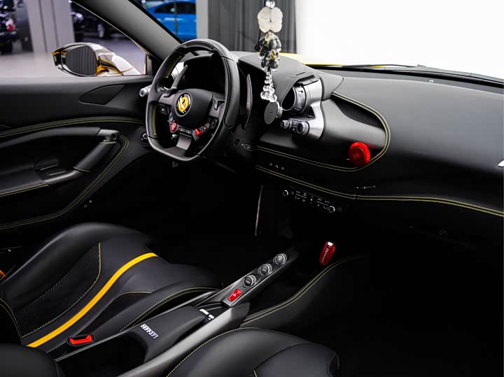 Фото 11 - Ferrari F8