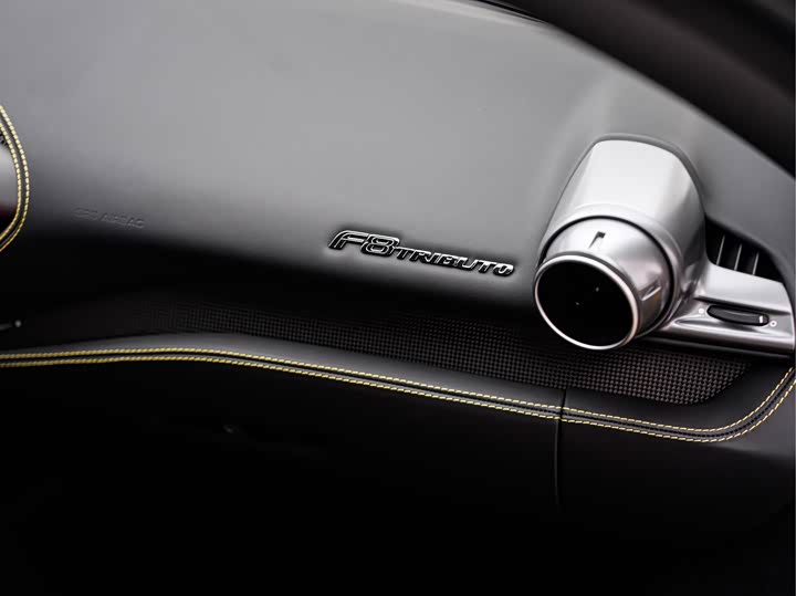 Фото 12 - Ferrari F8