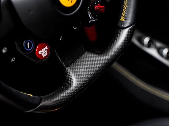 Фото 14 - Ferrari F8