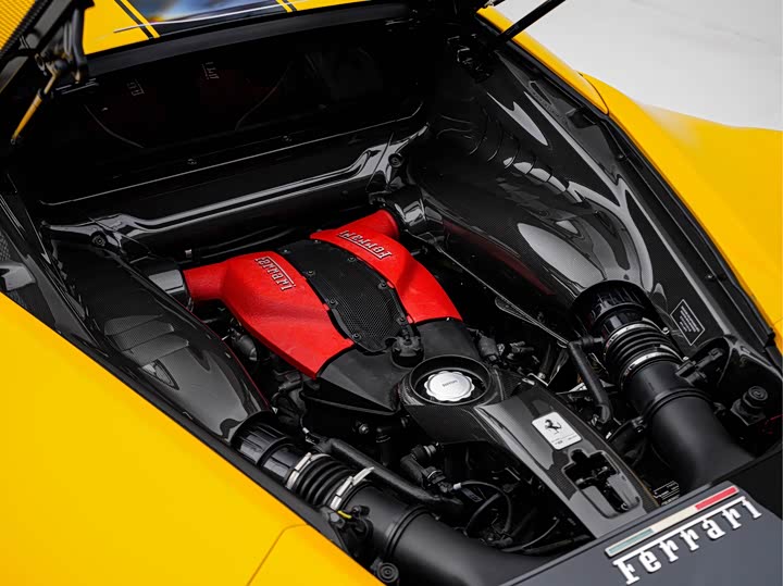 Фото 21 - Ferrari F8