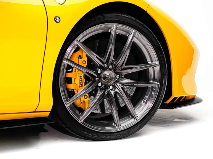 Фото 3 - Ferrari F8