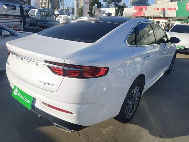 Фото 7 - Geely Preface