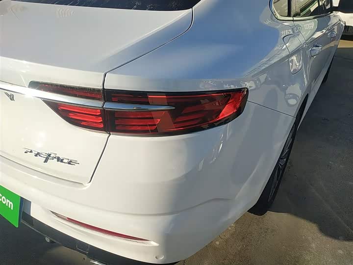 Фото 8 - Geely Preface