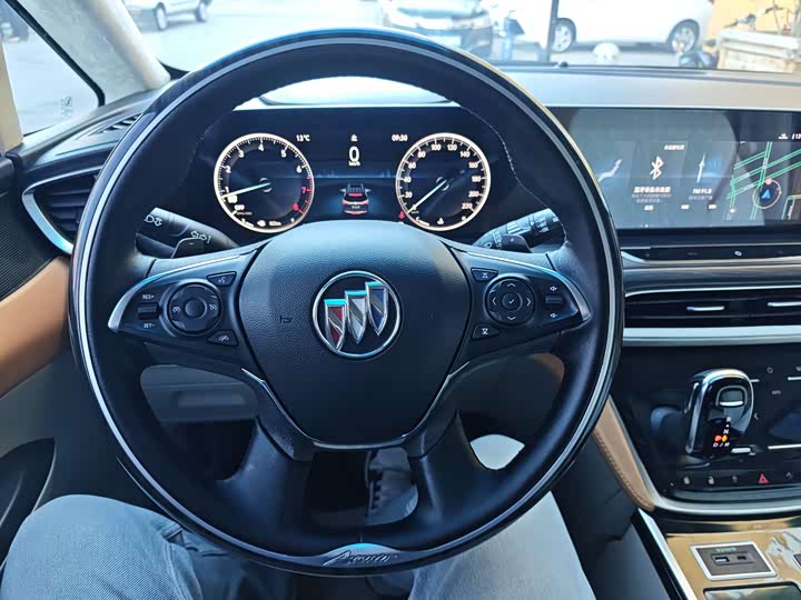 Фото 10 - Buick GL8 ES