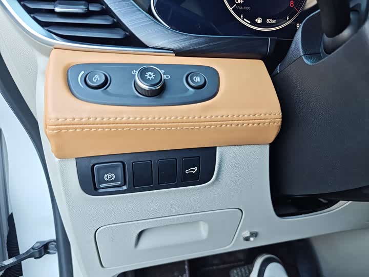 Фото 14 - Buick GL8 ES