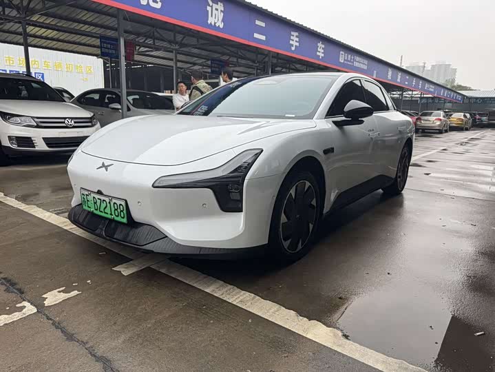 Фото 1 - XPeng Mona M03