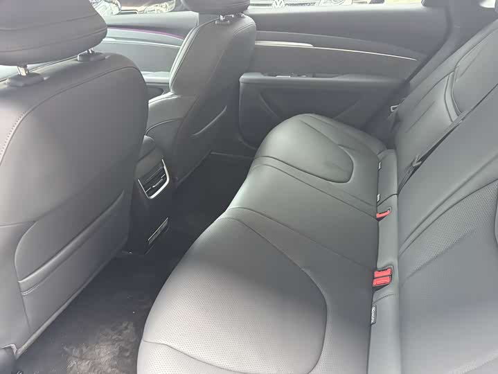 Фото 8 - XPeng Mona M03