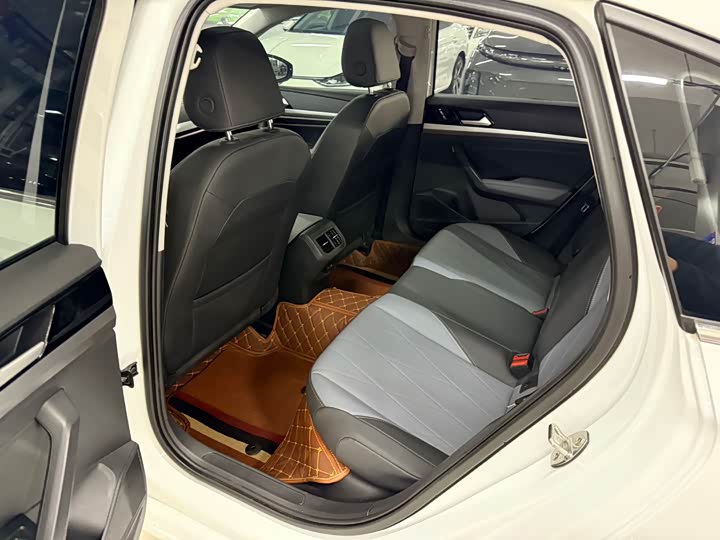 Фото 13 - Volkswagen Lavida