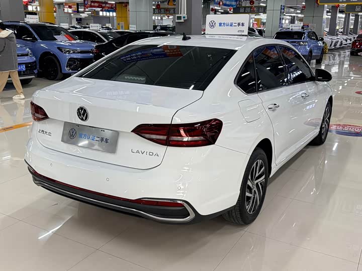 Фото 4 - Volkswagen Lavida