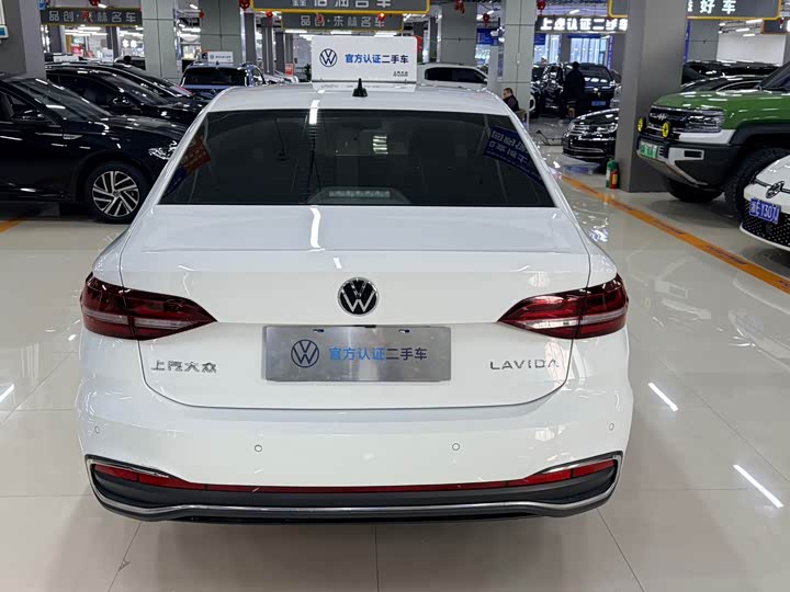 Фото 7 - Volkswagen Lavida