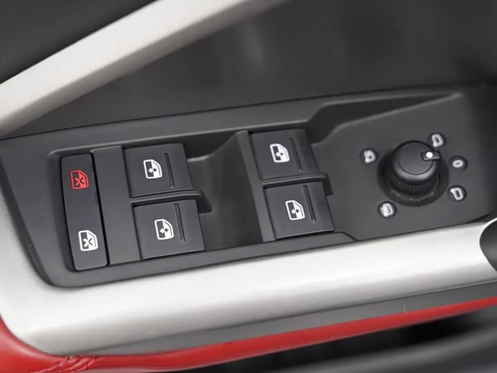 Фото 10 - Audi Q3