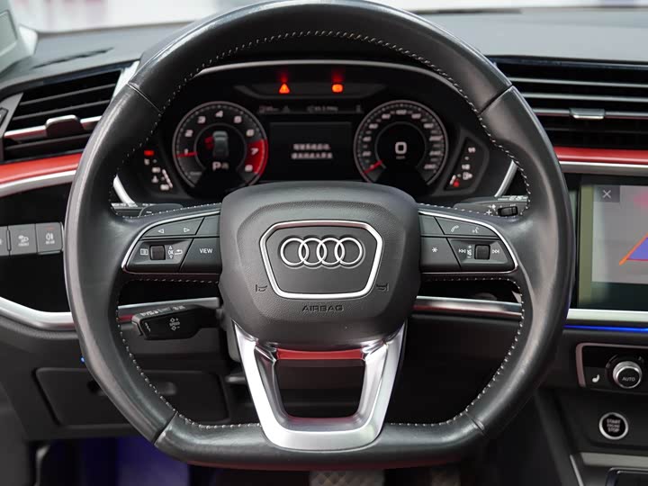 Фото 13 - Audi Q3