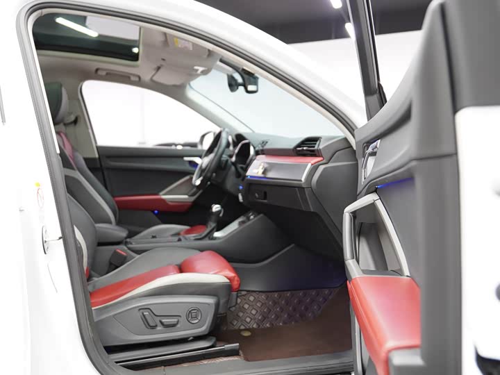 Фото 21 - Audi Q3