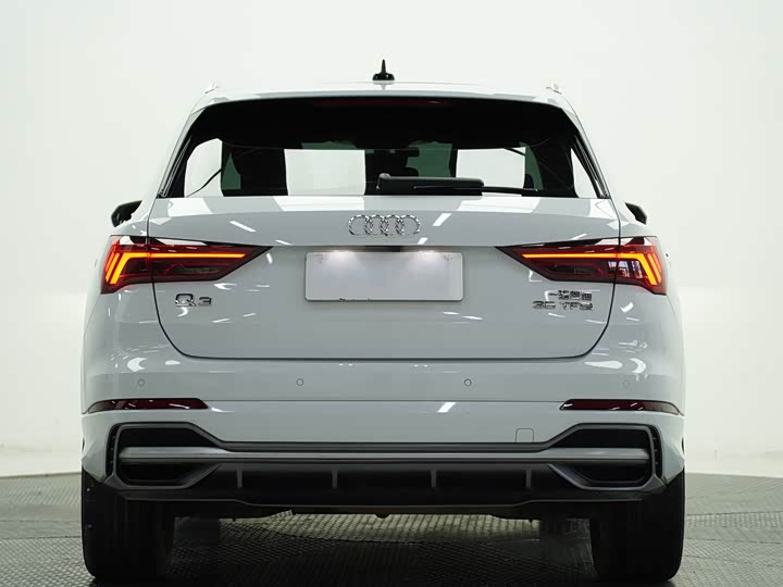 Фото 4 - Audi Q3