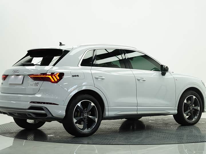 Фото 5 - Audi Q3