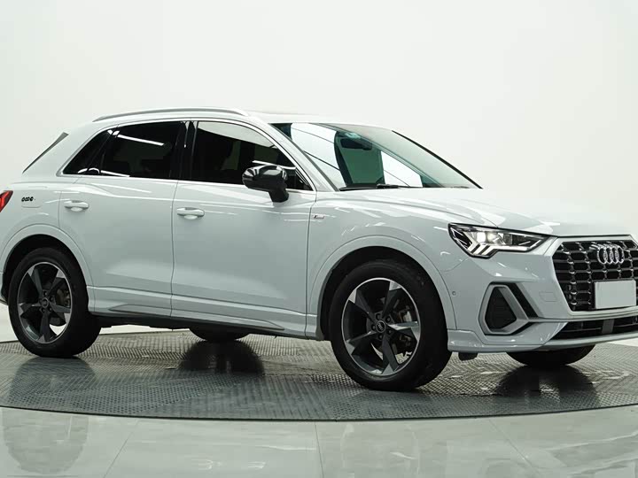 Фото 6 - Audi Q3