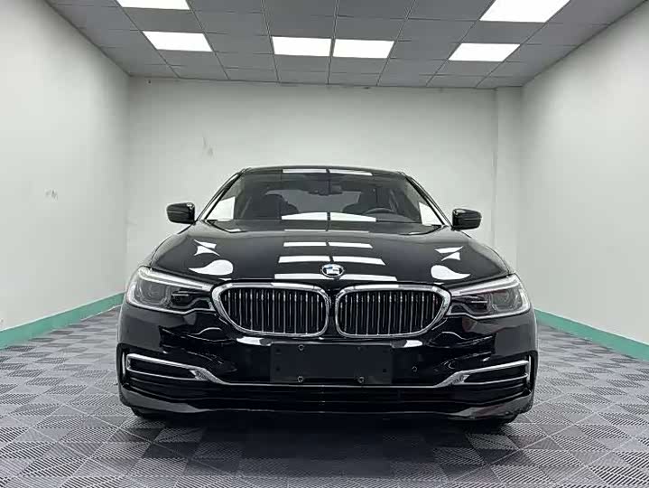 Фото 2 - BMW 5 Series