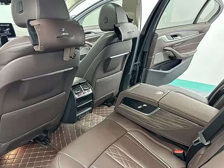 Фото 6 - BMW 5 Series