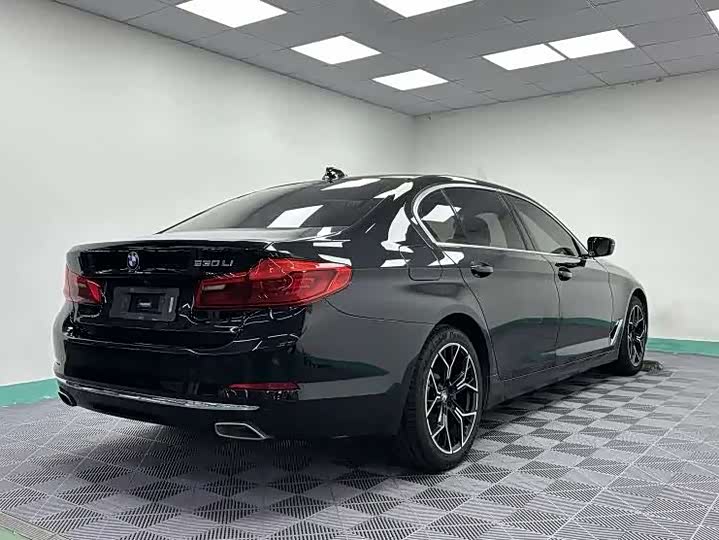 Фото 7 - BMW 5 Series