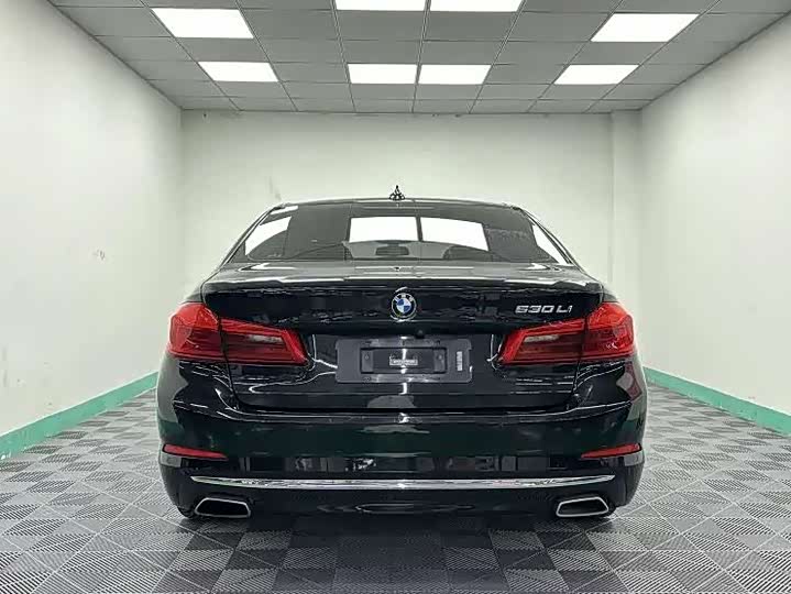 Фото 8 - BMW 5 Series