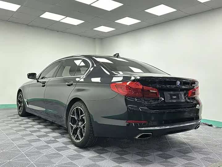Фото 9 - BMW 5 Series