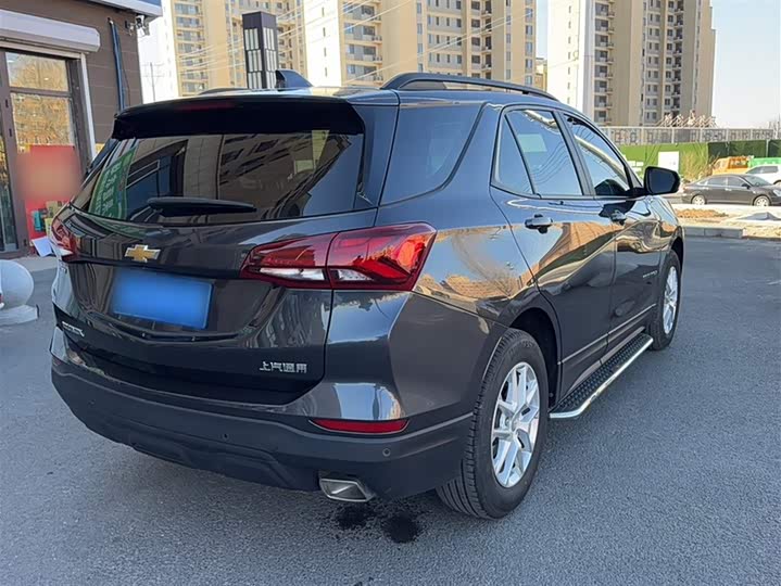 Фото 10 - Chevrolet Equinox