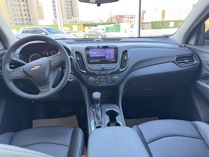 Фото 13 - Chevrolet Equinox