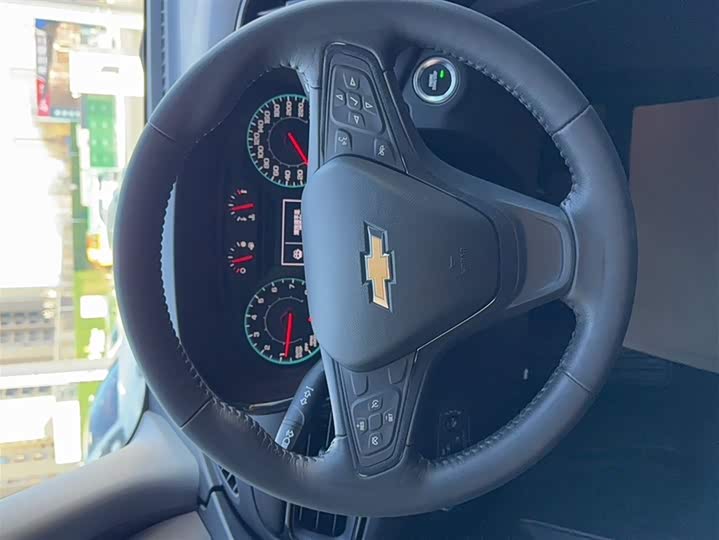 Фото 14 - Chevrolet Equinox