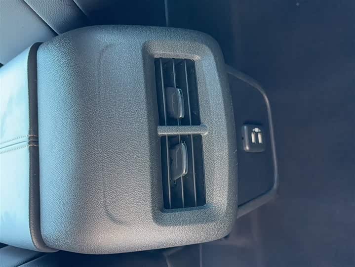 Фото 2 - Chevrolet Equinox