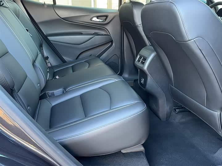 Фото 5 - Chevrolet Equinox