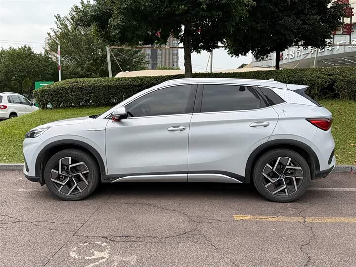 Фото 3 - BYD Yuan Plus