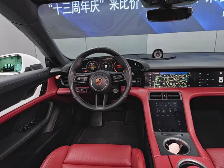 Фото 10 - Porsche Taycan